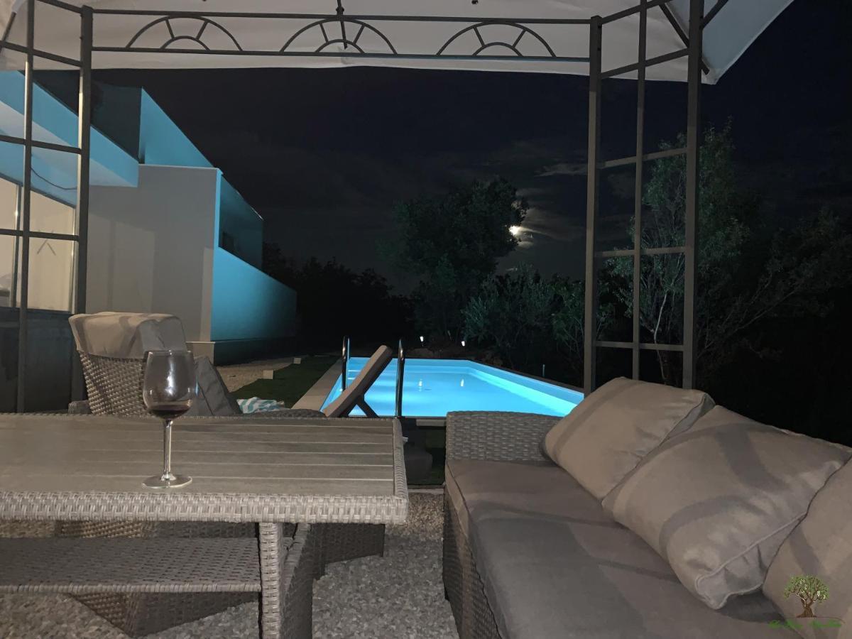 La Finca Olivetree Katuni ภายนอก รูปภาพ